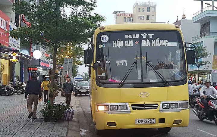 Xe buýt đi Ngũ Hành Sơn