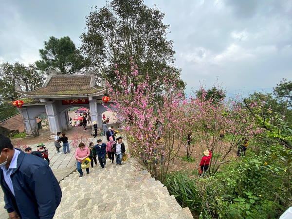 Thuê xe đi chùa Hương Tích- Hồng Lĩnh - Hà Tĩnh