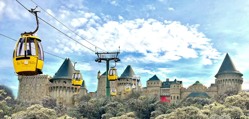 Hop on Ba Na Hills Cable car to enjoy the stunning view