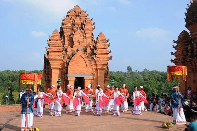 Lễ hội Katê truyền thống của người Chăm ở Mỹ Sơn