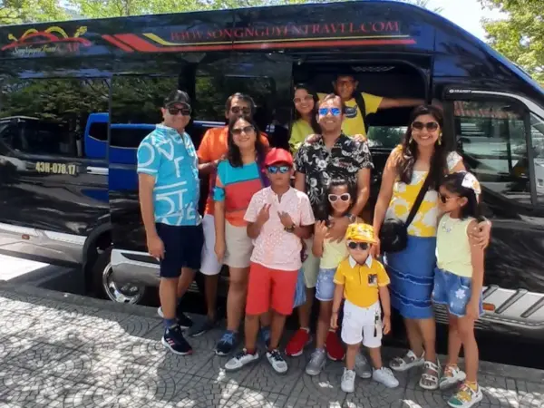 Thuê xe Limousine 12 chỗ Đà Nẵng theo ngày