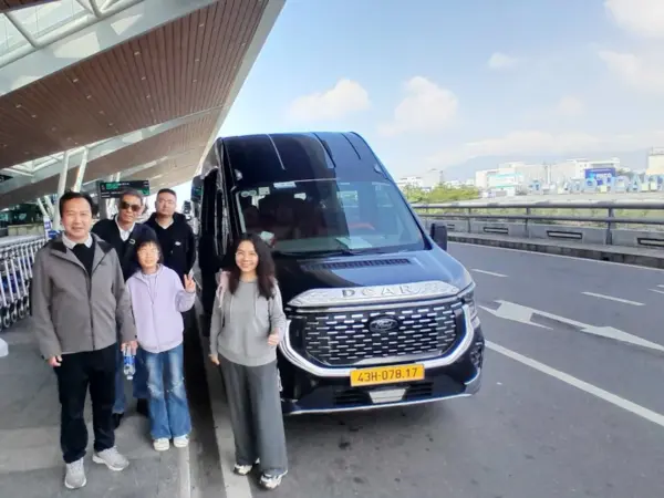 Xe Limousine 12 chỗ đưa đón sân bay Đà Nẵng